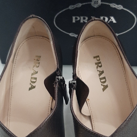 NIB Prada antique color heels/booties with cutout - Picture 6 of 12